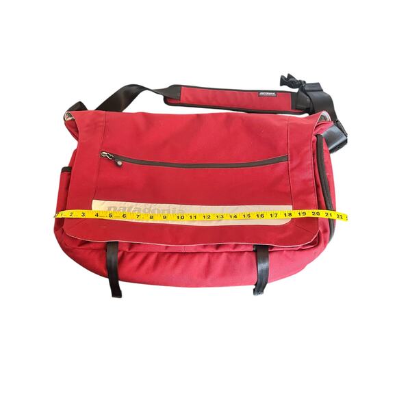 PATAGONIA EXTRA LARGE CRITICAL MASS MESSENGER BAG STYLE# 48278 BURGUNDY BLACK - Picture 14 of 16